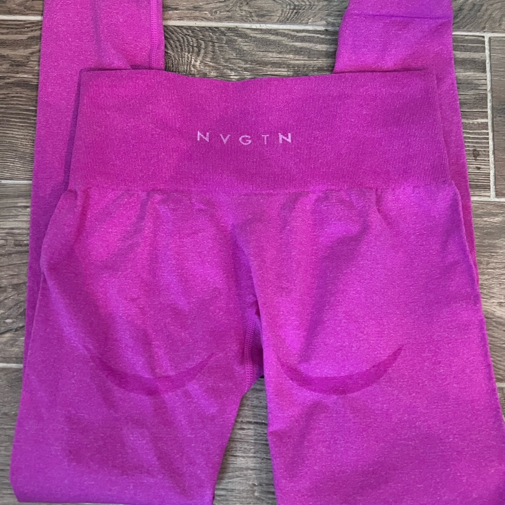 **Reserved** NVGTN Maui Curve Seamless Leggings size S